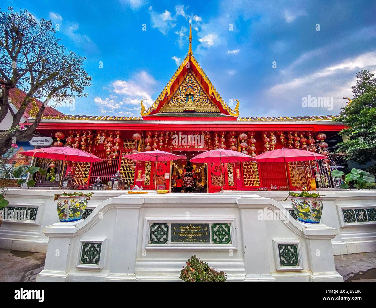 Wat Don Yai Silver Temple In Pathum Thani Bangkok Thailand Stock Photo Alamy