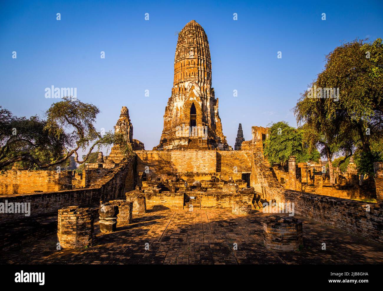 Wat Phra Ram ruin temple in Phra Nakhon Si Ayutthaya, Thailand Stock Photo  - Alamy