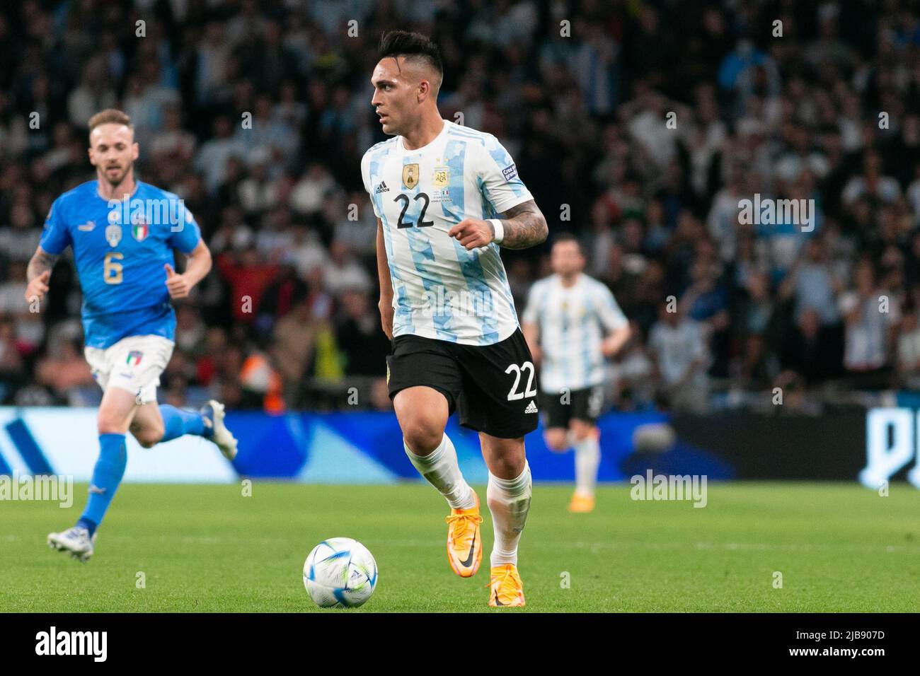 Lautaro Martinez of Argentina  runs with the ball during the Italy v Argentina - Finalissima 2022 match at Wembley Stadium on June 1, 2022 in London, England.(MB Media) Stock Photo