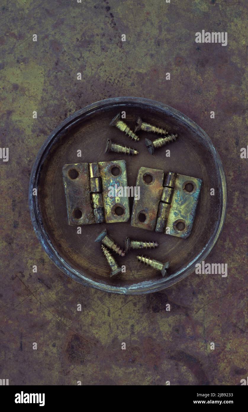 Hinge round hires stock photography and images Alamy