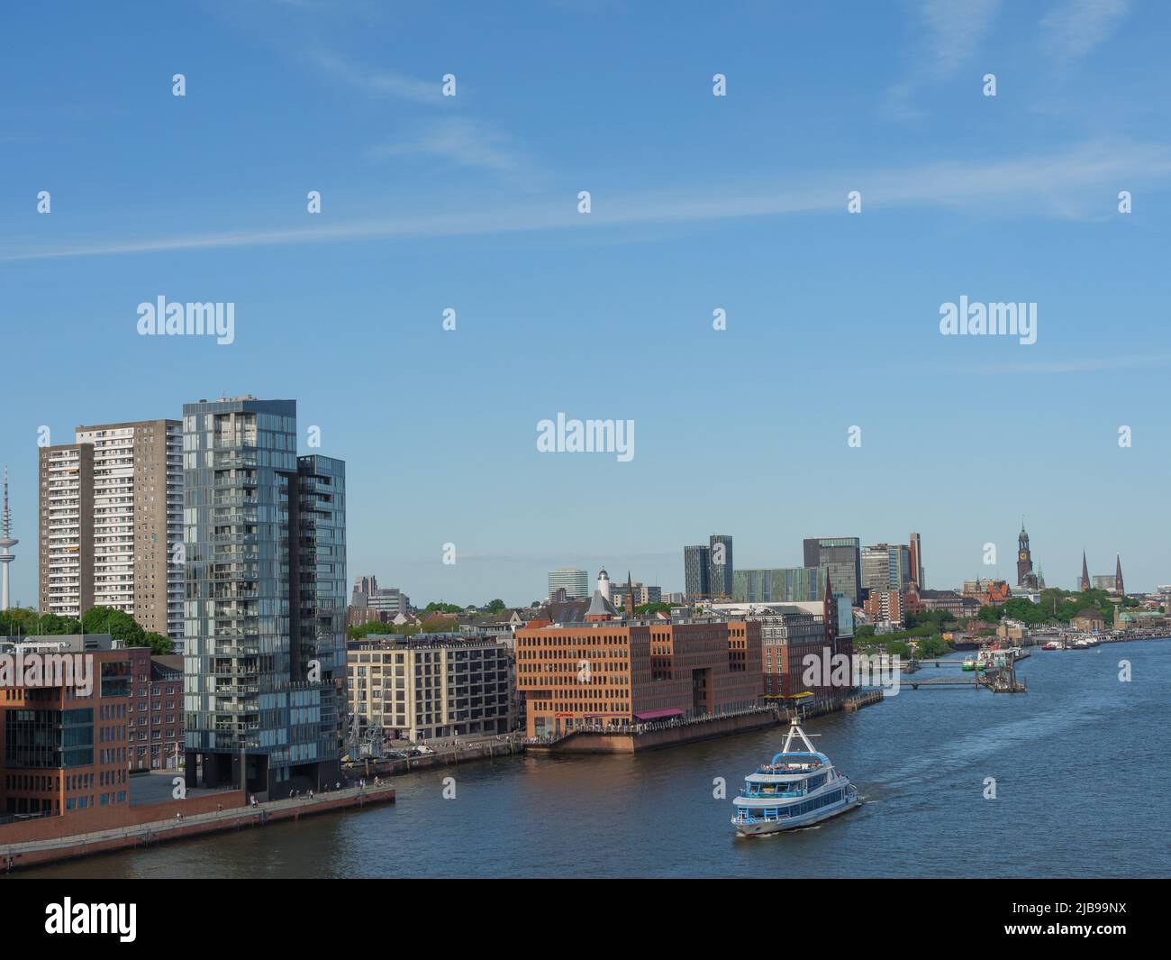 the city of Hamburg and the elbe river Stock Photo - Alamy