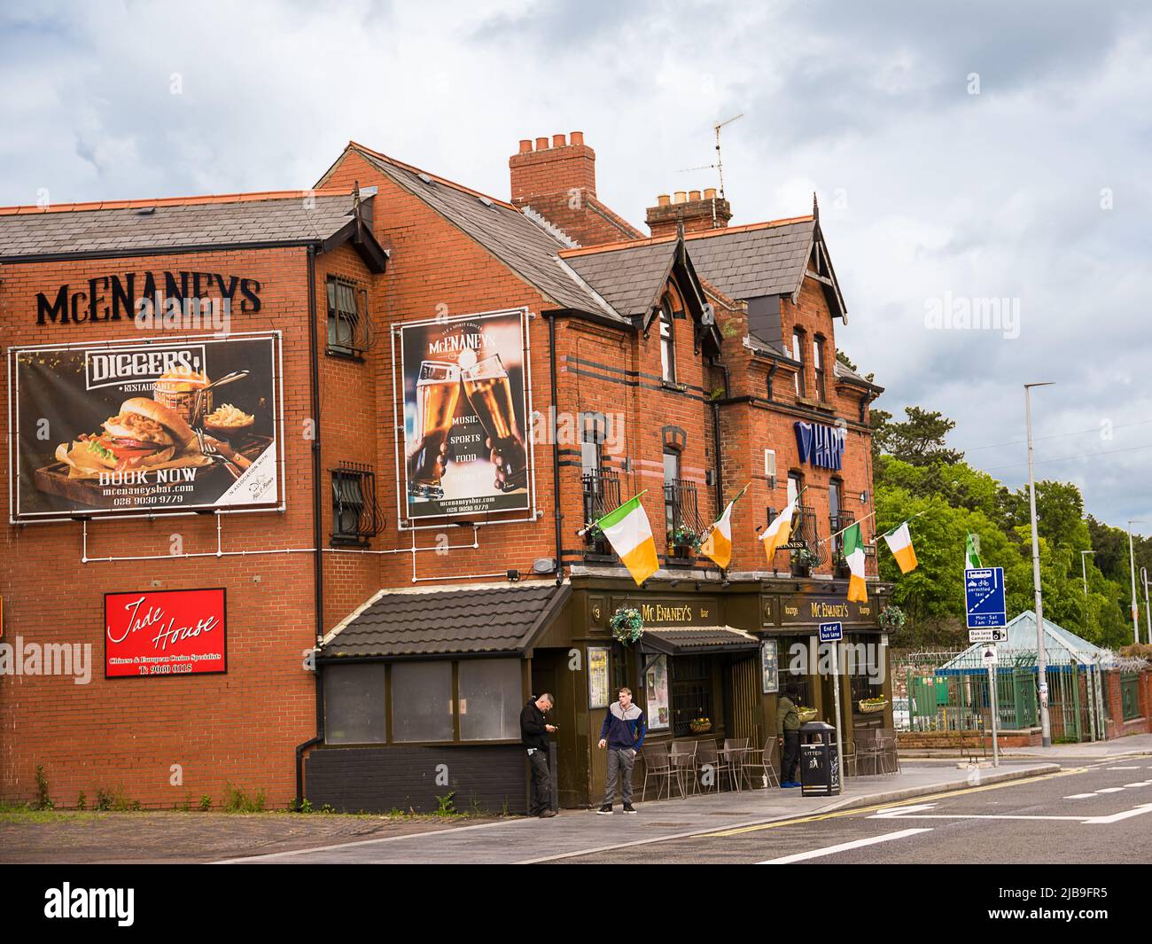 Belfast, United Kindom - 20 May 2022: Irish houses in Belfast with restaurant and pub, Belfast Stock Photo