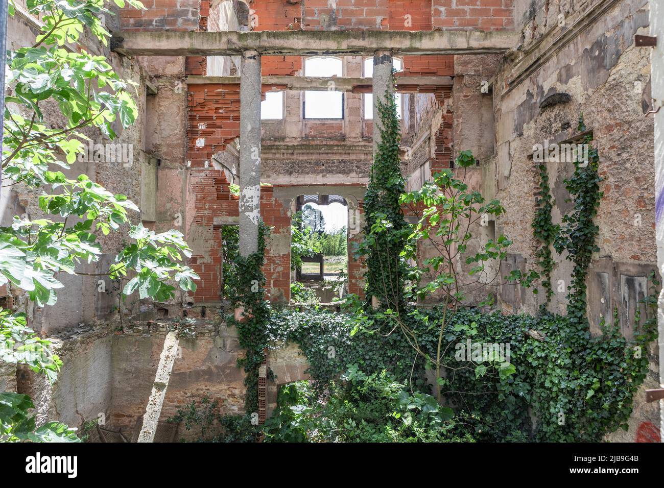 The interior of the ruined Castle Valgros, Frontenac, Bram, France Stock Photo Alamy