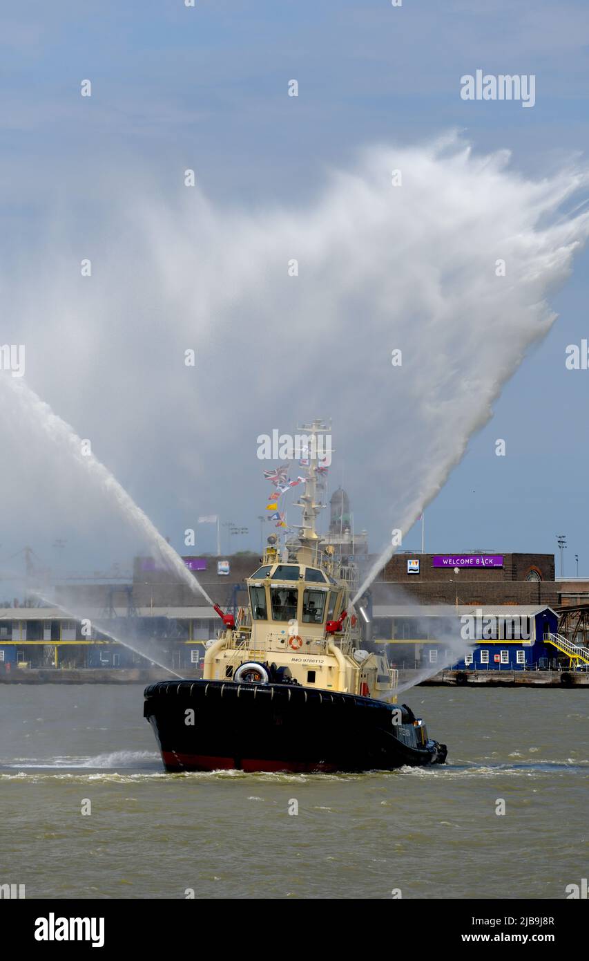 04/06/2020 Gravesend UK River Thames. At 12 noon mid-day the Thames river community sounded their boat and ship’s horns in celebration of HM Queen’s 7 Stock Photo