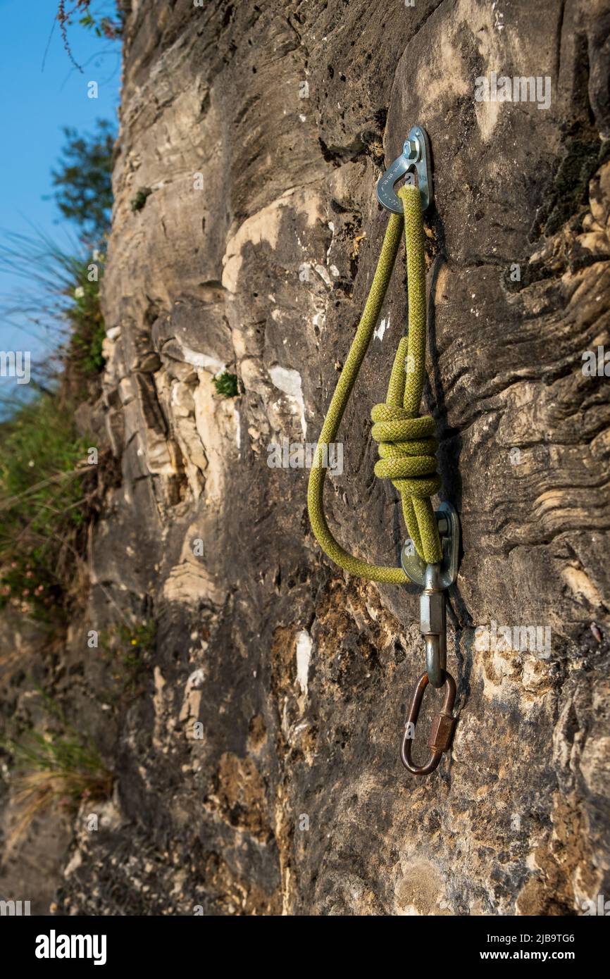 Climbing gear knot hi-res stock photography and images - Page 3 - Alamy