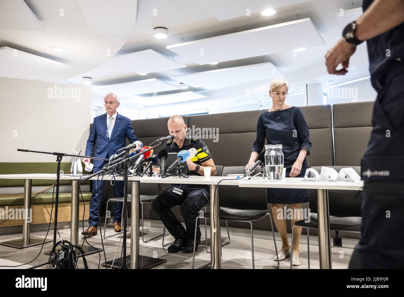 2022-06-04 16:30:22 MAASTRICHT - Mayor of Sittard-Geleen Xander Beenhakkers, Hans Verheijen of the Limburg police unit and mayor of Kerkrade Petra Dassen-Housen during a press conference at the police station about the case of the missing boy Gino. ANP ROB ENGELAAR netherlands out - belgium out Stock Photo