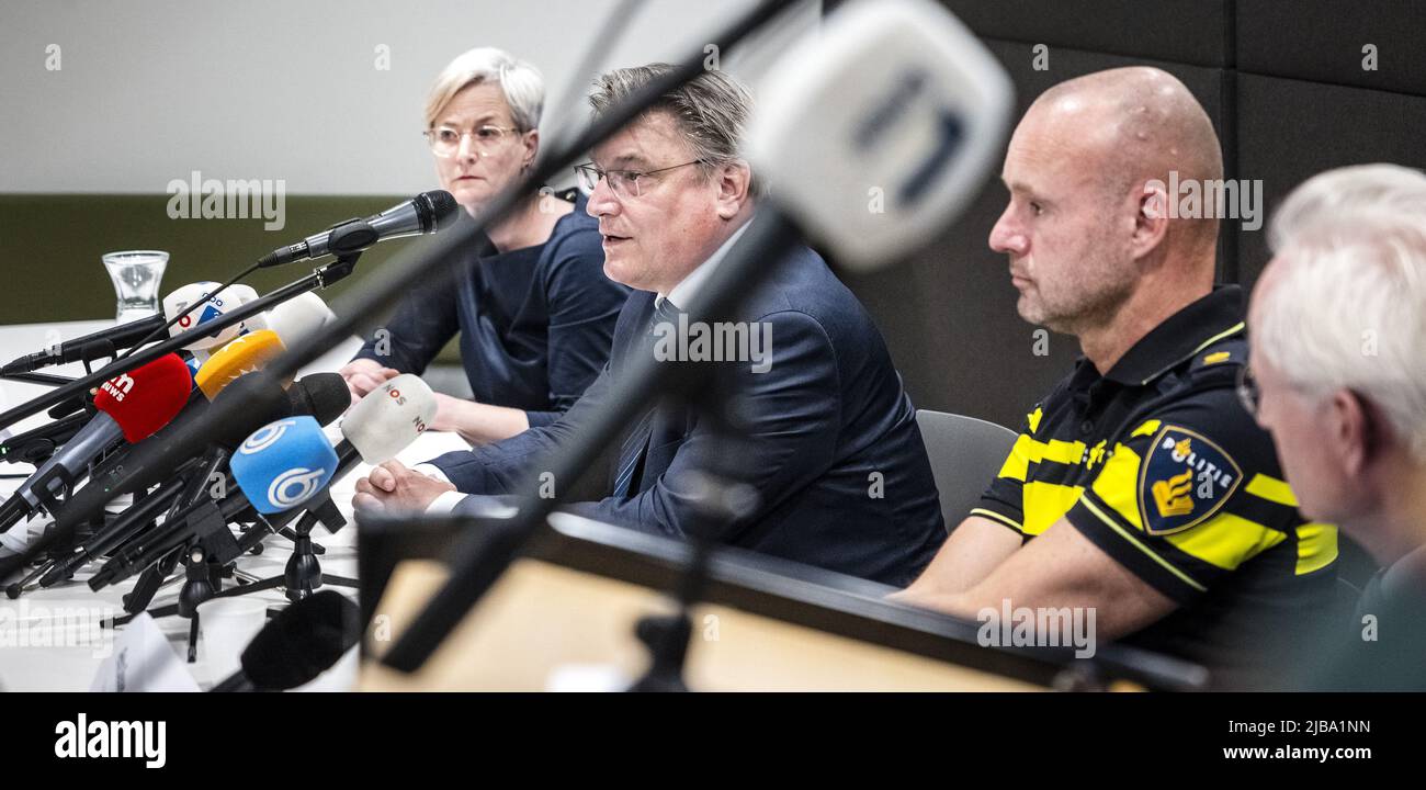 2022-06-04 16:38:39 MAASTRICHT - Mayor of Sittard-Geleen Xander Beenhakkers, Hans Verheijen of the Limburg police unit, Mayor of Kerkrade Petra Dassen-Housen and Chief Public Prosecutor Henk van der Meijden during a press conference at the police station about the case of the missing boy Gino. ANP ROB ENGELAAR netherlands out - belgium out Stock Photo
