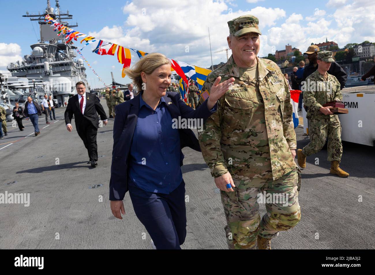Swedish Prime Minister Magdalena Andersson (L) and US Chairman of the Joint Chiefs of Staff, General Mark Milley aboard the American amphibious warship USS Kearsarge in Stockholm, Sweden, on June 04, 2022, ahead of the Baltic Operations 'Baltops 22' exercise that will take place from June 5 to 17 in the Baltic Sea. Foto: Fredrik Persson / TT / kod 1081 Stock Photo
