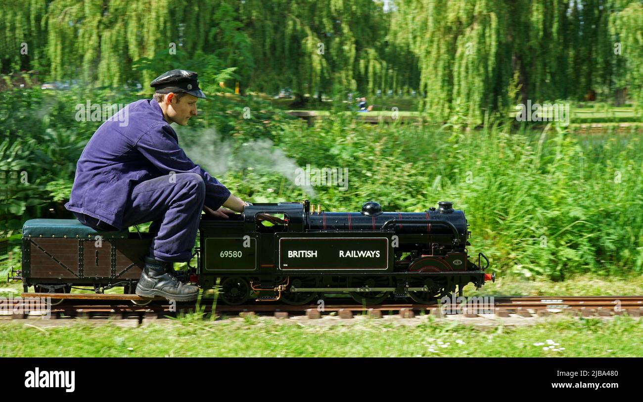 Scale working model BR British Railways Steam Locomotive Class N2 69580 running on track. Stock Photo