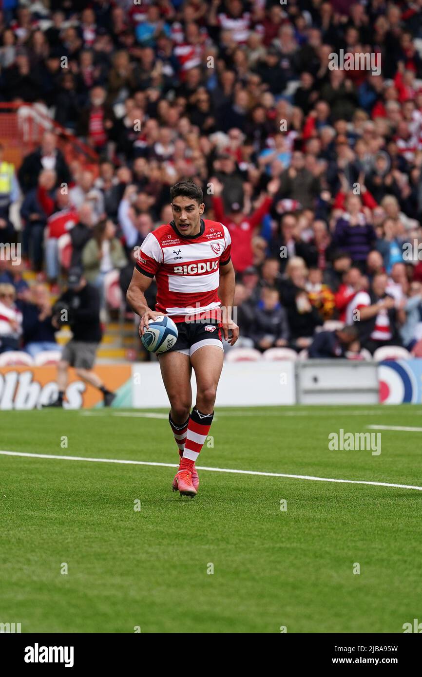 Giorgi Kveseladze of Gloucester Rugby scores a try during the Gallagher Premiership Rugby match between Gloucester and Saracens at Kingsholm Stadium, Gloucester, United Kingdom on 4 June 2022