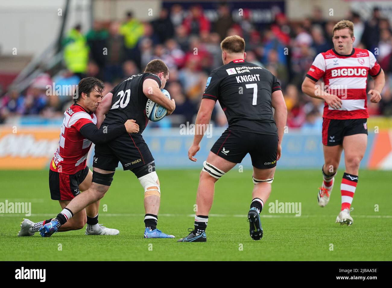 Sean Reffell of Saracens gets tackled by Ben Meehan of Gloucester Rugby