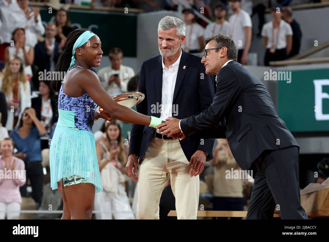 Finalist Coco Gauff of USA, Gilles Moretton, President of the French