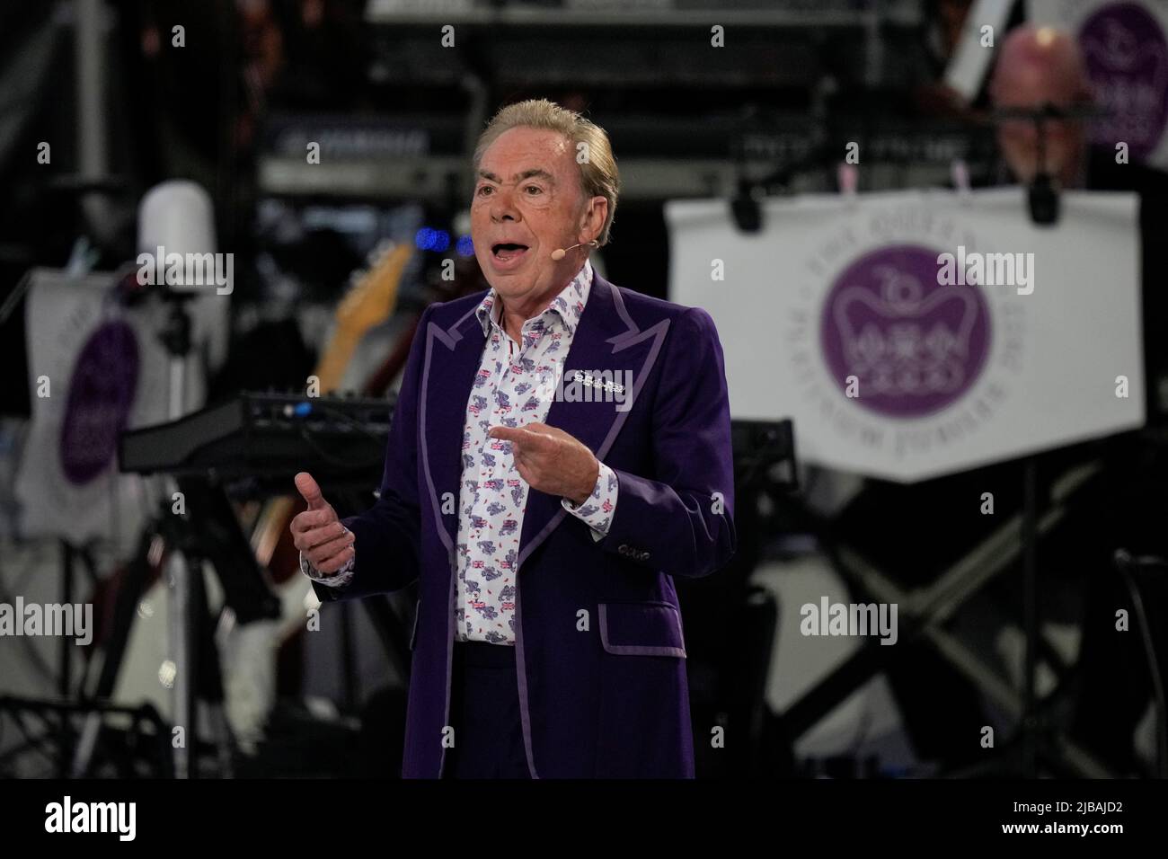 Andrew Lloyd Webber performs at Queen Elizabeth's Platinum Jubilee concert  in front of Buckingham Palace, London, Britain June 4, 2022. Alastair  Grant/Pool via REUTERS Stock Photo - Alamy