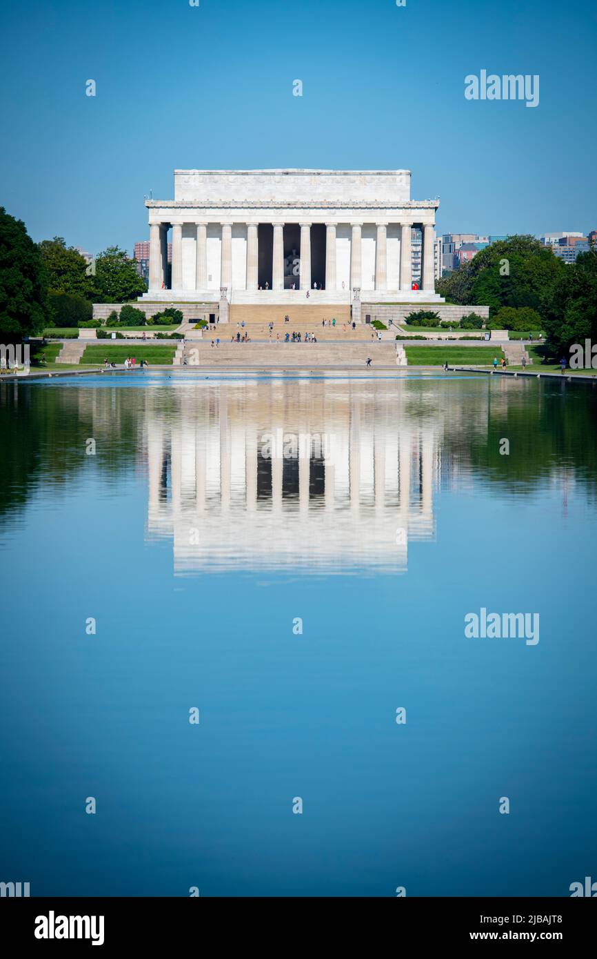 USA Washington DC Lincoln Memorial building President Abraham Lincoln along the reflecting pool and National Mall Stock Photo