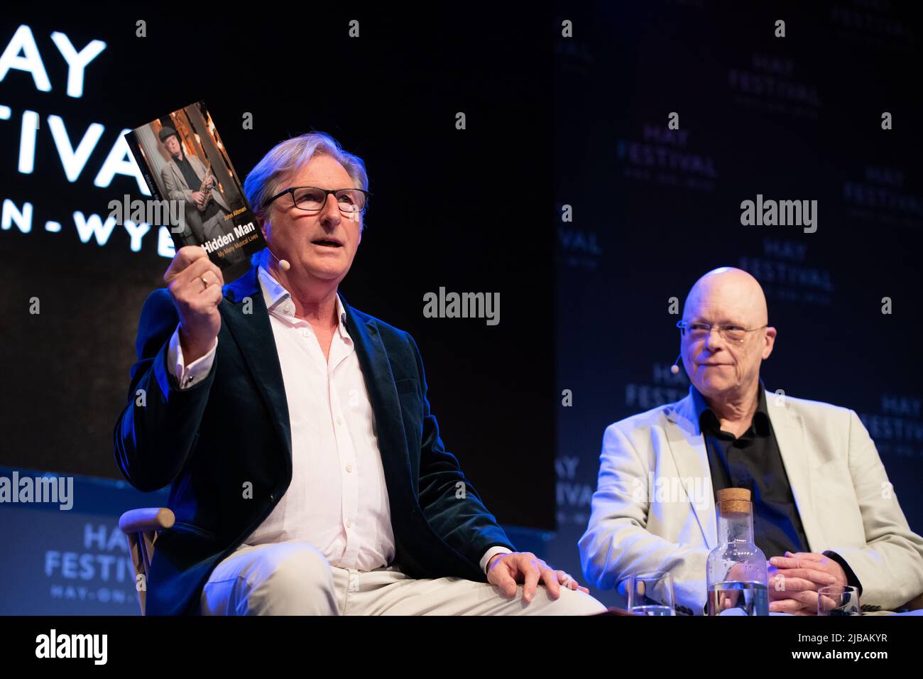 Hay-on-Wye, Wales, UK. 4th June, 2022. John Altman talks to Adrian Dunbar at Hay Festival 2022, Wales. Credit: Sam Hardwick/Alamy. Stock Photo