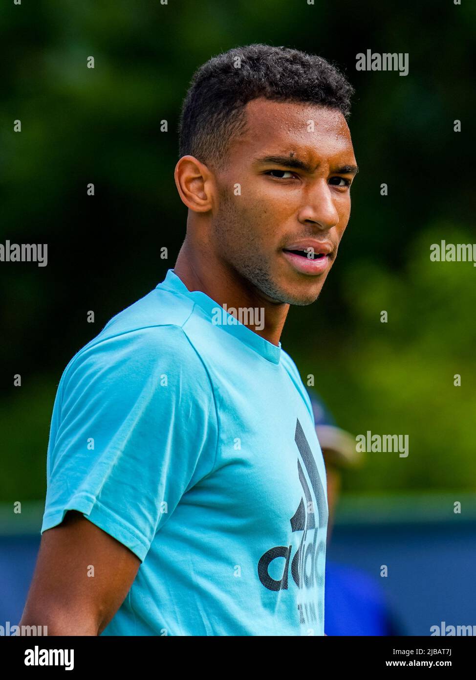 'S-HERTOGENBOSCH, NETHERLANDS - JUNE 4: Felix Auger-Aliassime of Canada during a Practice Session of the Libema Open Grass Court Championships at the Autotron on June 4, 2022 in 's-Hertogenbosch, Netherlands (Photo by Rene Nijhuis/BSR Agency) Stock Photo
