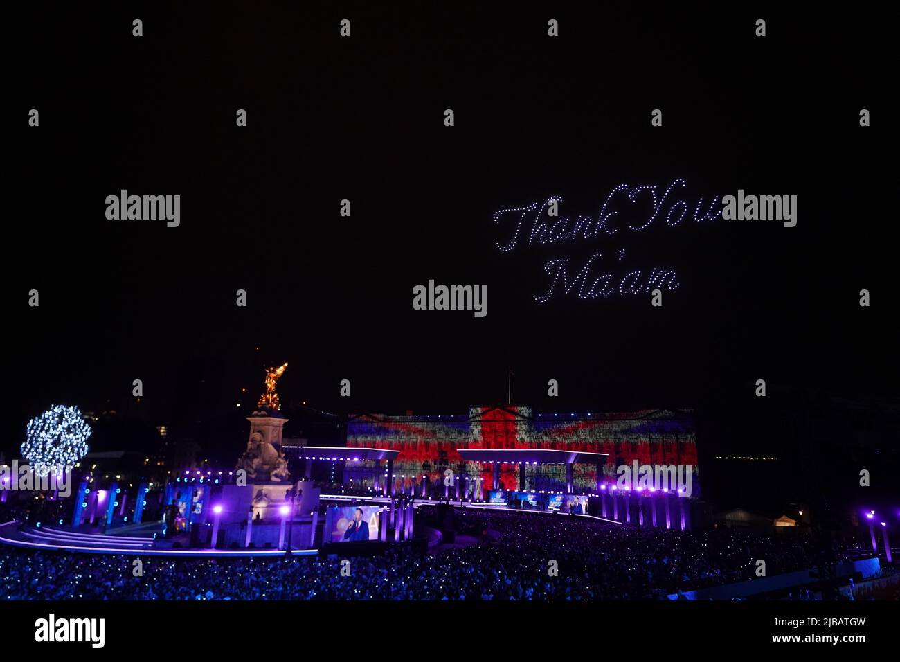 Drones make shapes above the Platinum Party at the Palace in front of Buckingham Palace, London, on day three of the Platinum Jubilee celebrations for Queen Elizabeth II. Picture date: Saturday June 4, 2022. Stock Photo