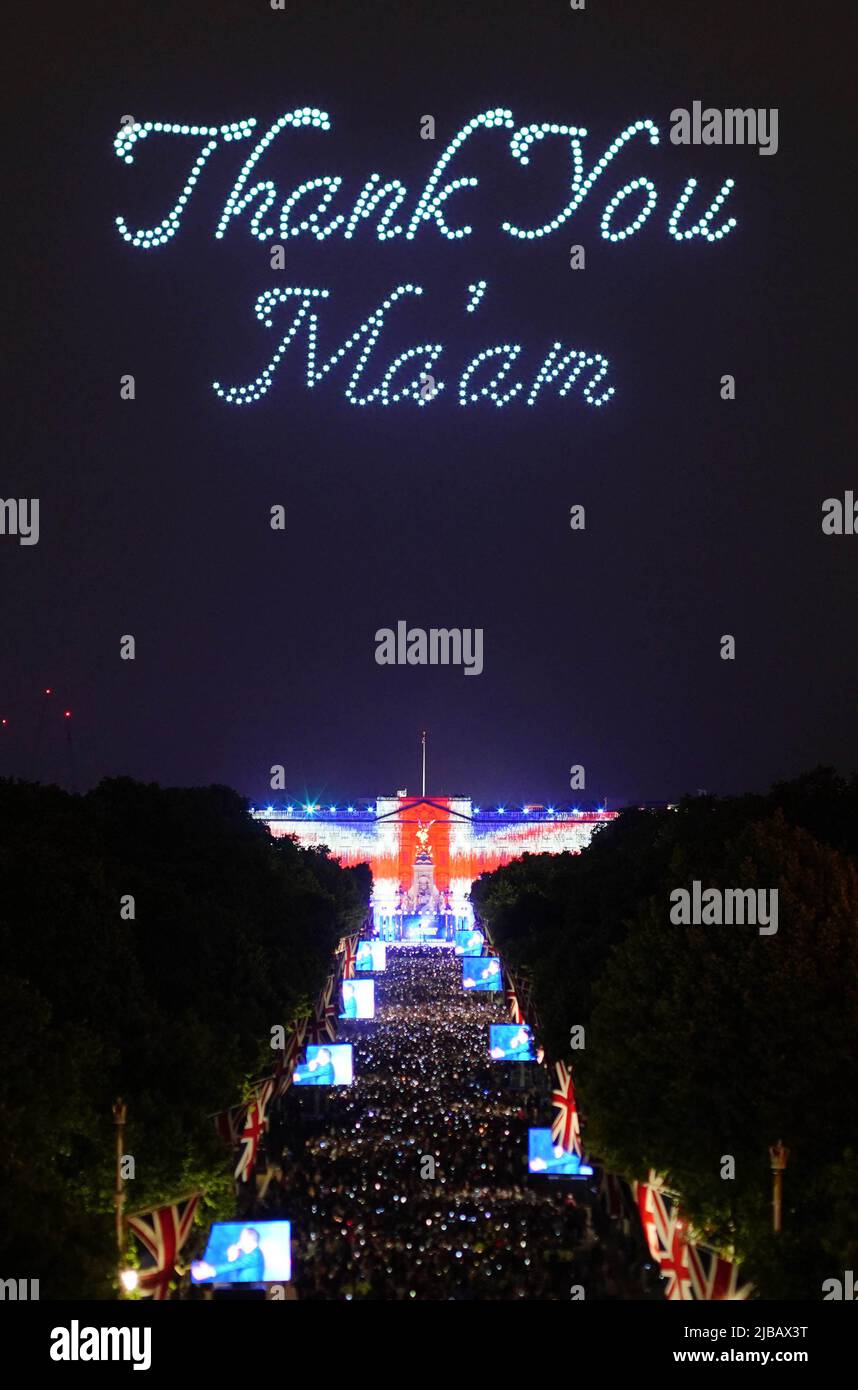 Drones make shapes above the Platinum Party at the Palace in front of Buckingham Palace, London, on day three of the Platinum Jubilee celebrations for Queen Elizabeth II. Picture date: Saturday June 4, 2022. Stock Photo