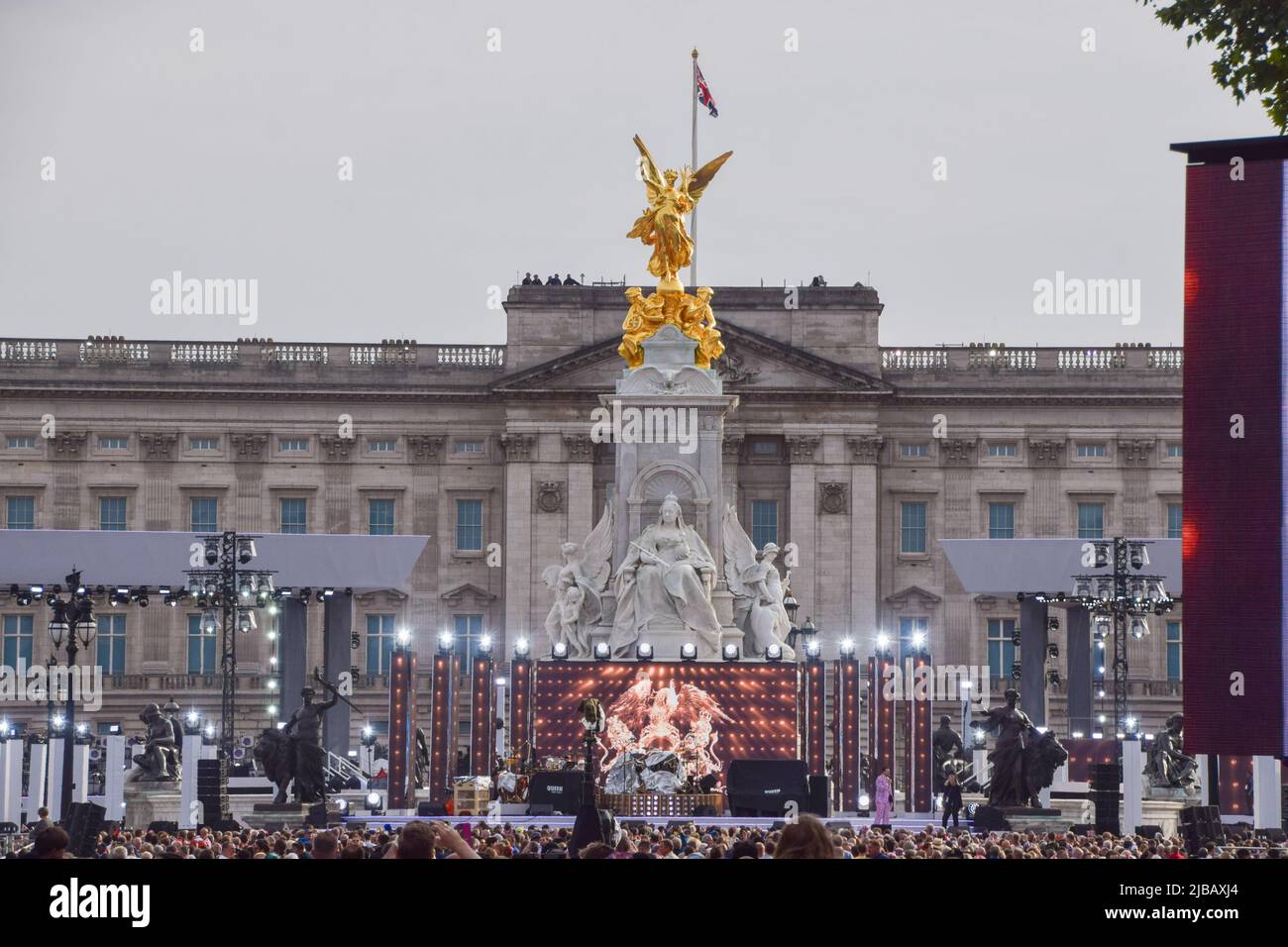 London, England, UK. 4th June, 2022. The stage is set for rock band