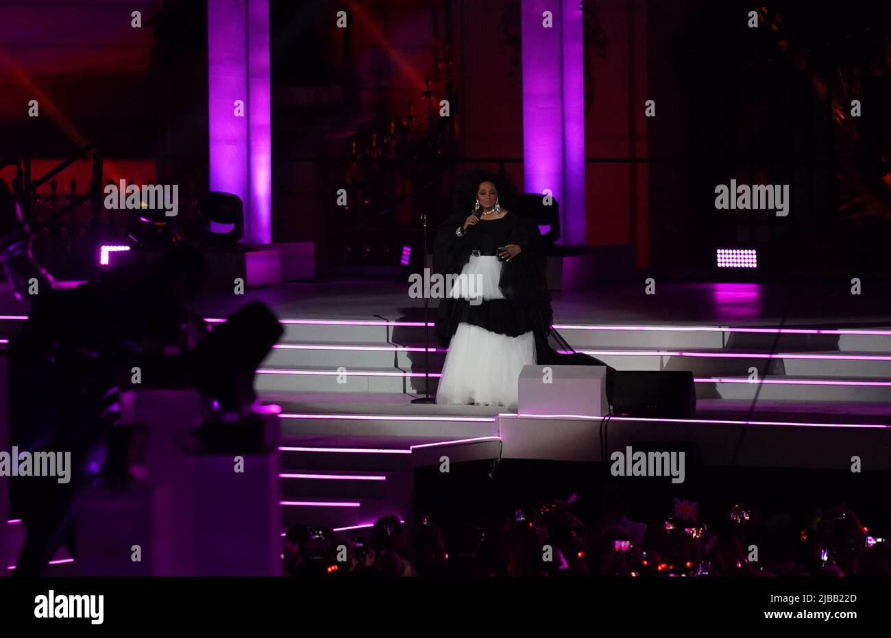 Diana Ross performing during the Platinum Party at the Palace in front of Buckingham Palace, London, on day three of the Platinum Jubilee celebrations for Queen Elizabeth II. Picture date: Saturday June 4, 2022. Stock Photo