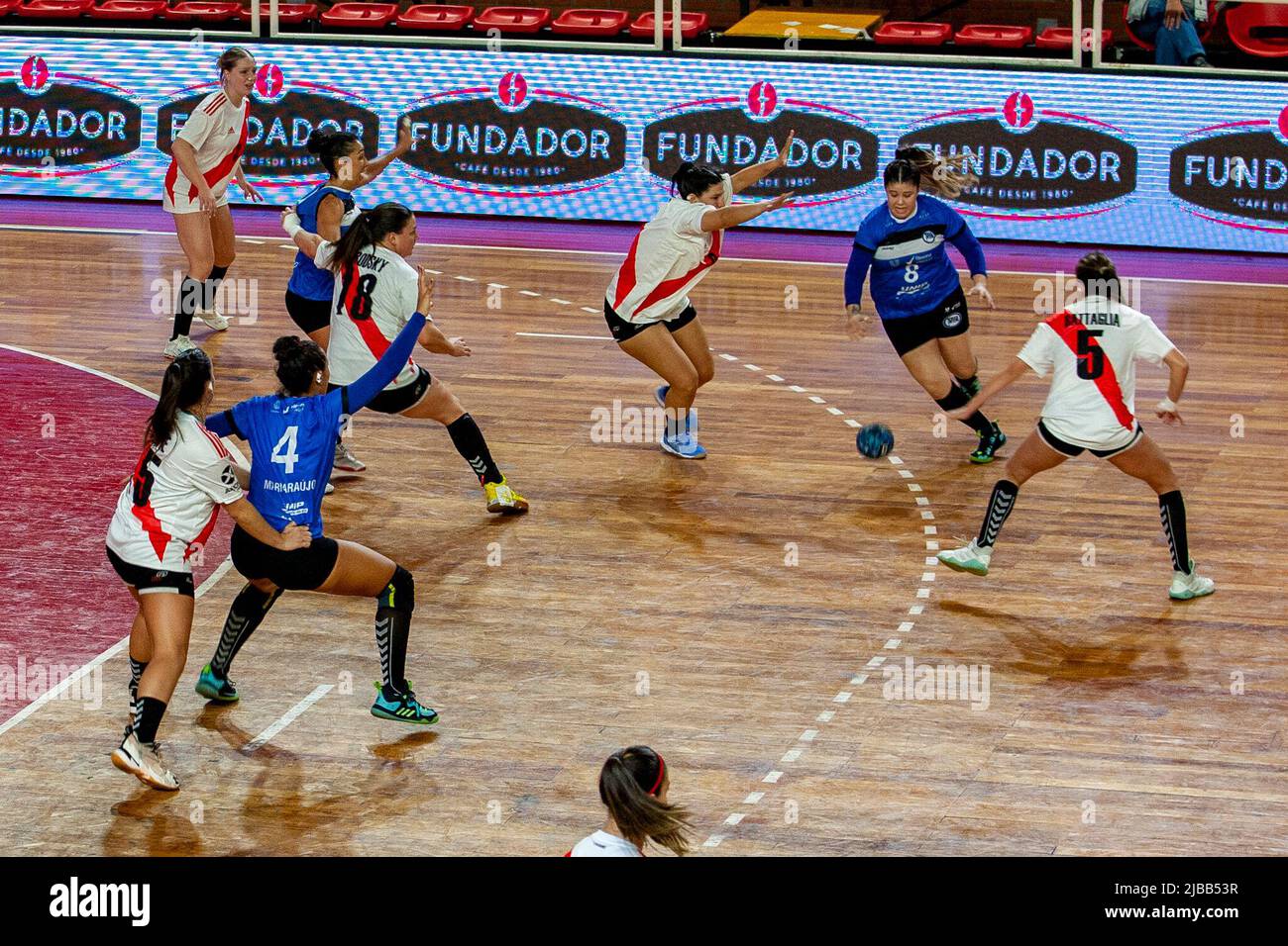 Argentina. Jun 4, 2022. River Plate (ARG) defense at Estadio SAG Villa Ballester in Villa Ballester, Buenos Aires, Argentina. Credit: Fabian Lujan/ASN Media/Alamy Live News Stock Photo