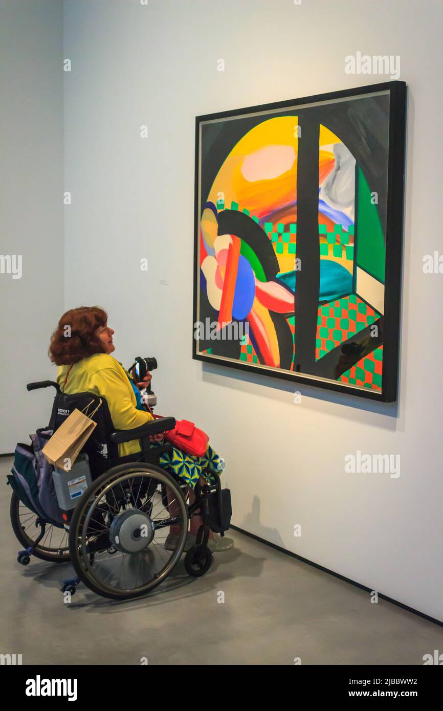Woman in wheelchair hi-res stock photography and images - Alamy