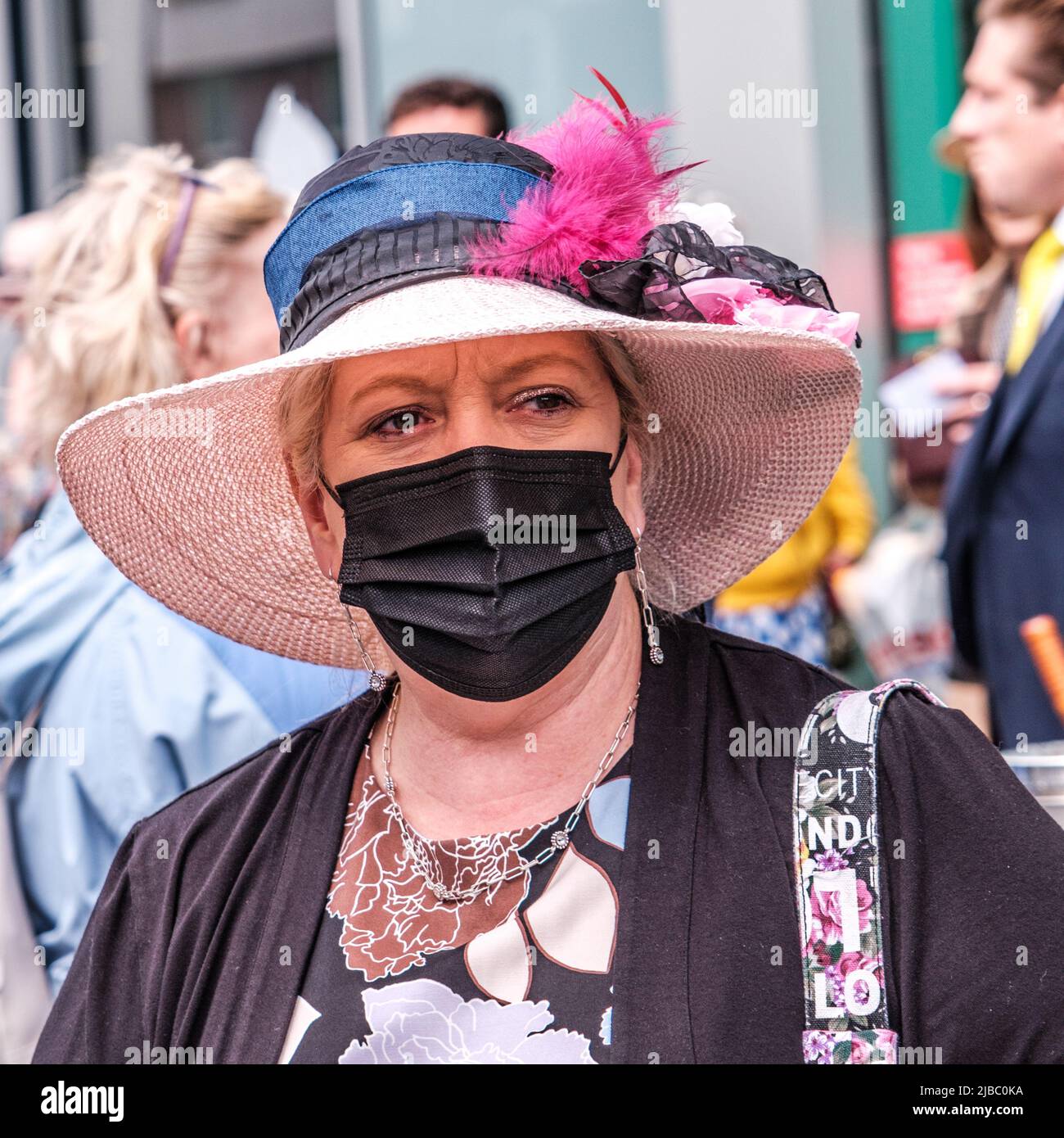 Fashionable women wearing face mask hi-res stock photography and images ...