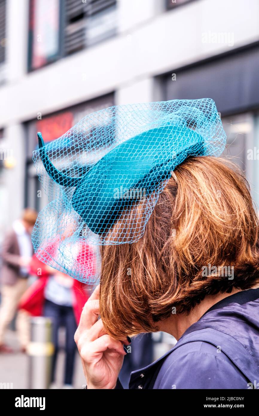 Fascinator hat hi-res stock photography 