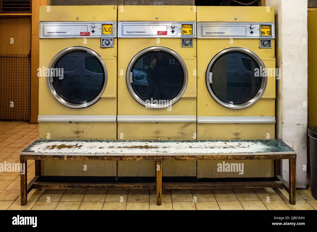 Coin operated tumble dryers hires stock photography and images Alamy