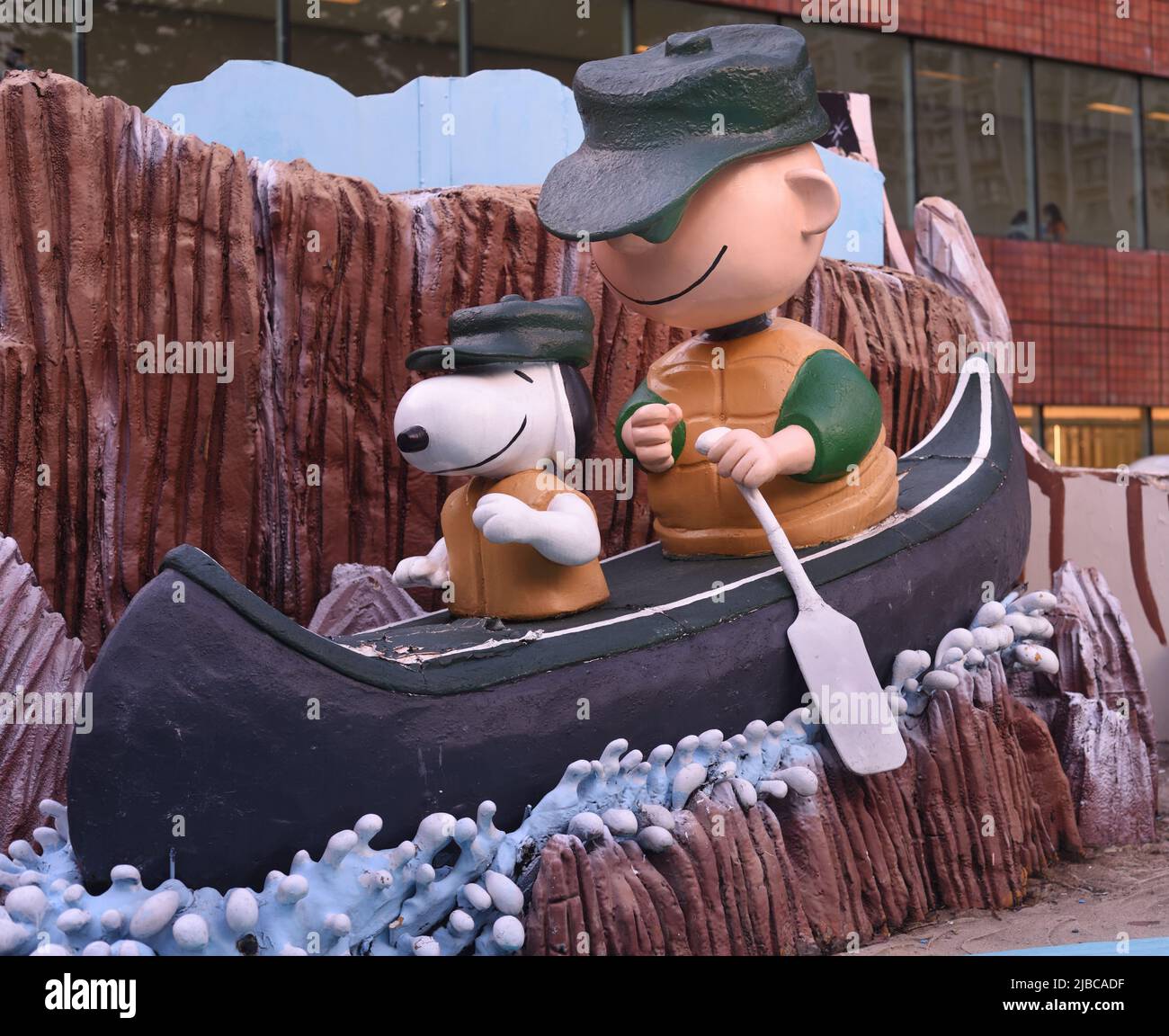 Charlie Brown and Snoopy in a canoe ride Stock Photo