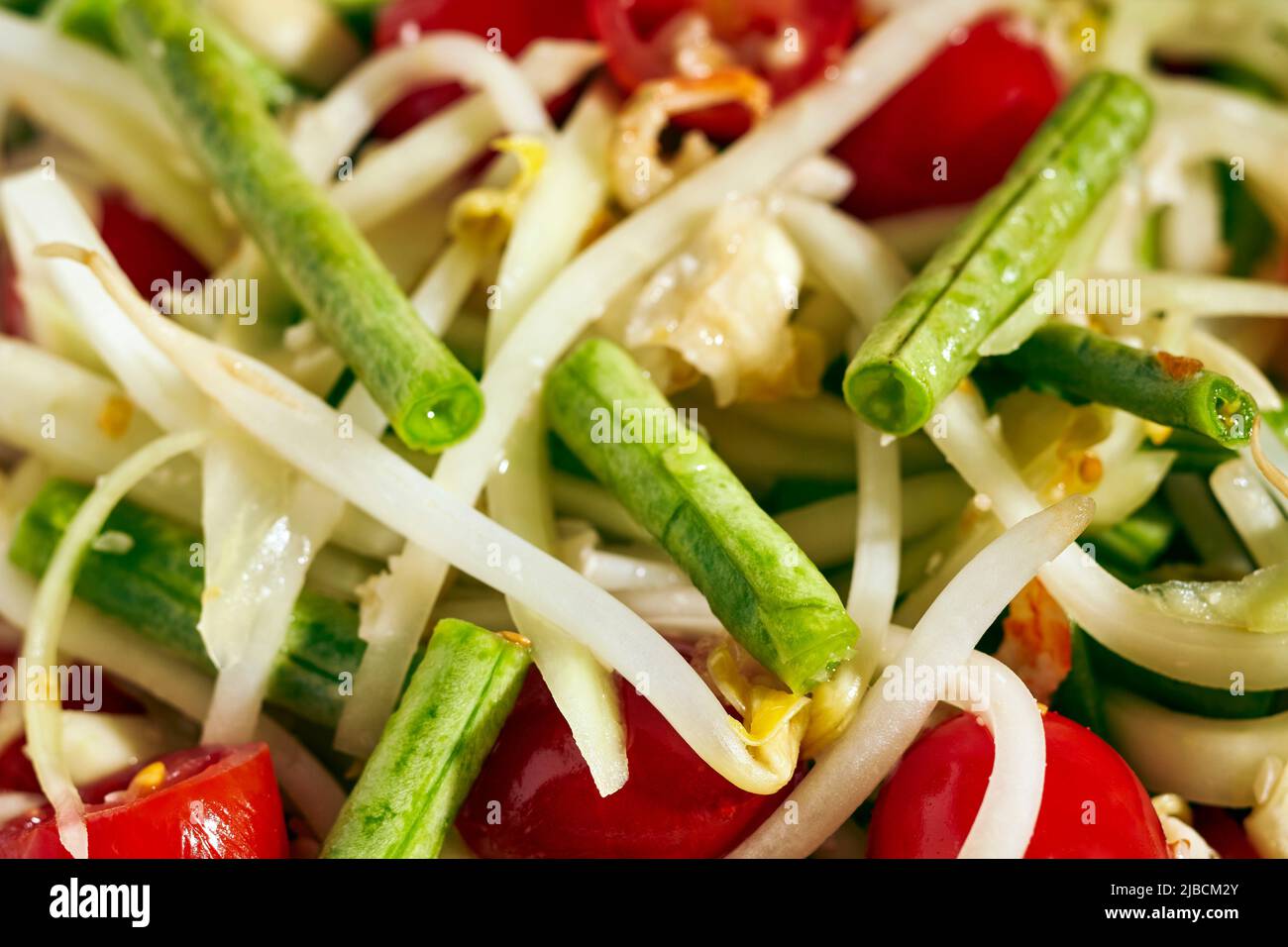 Som Tum Salad, a classic dish from Thailand reproduced in an American kitchen Stock Photo
