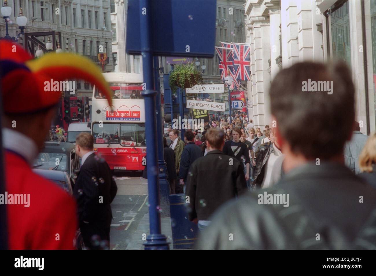 Commuters and shopping crowds in London Stock Photo