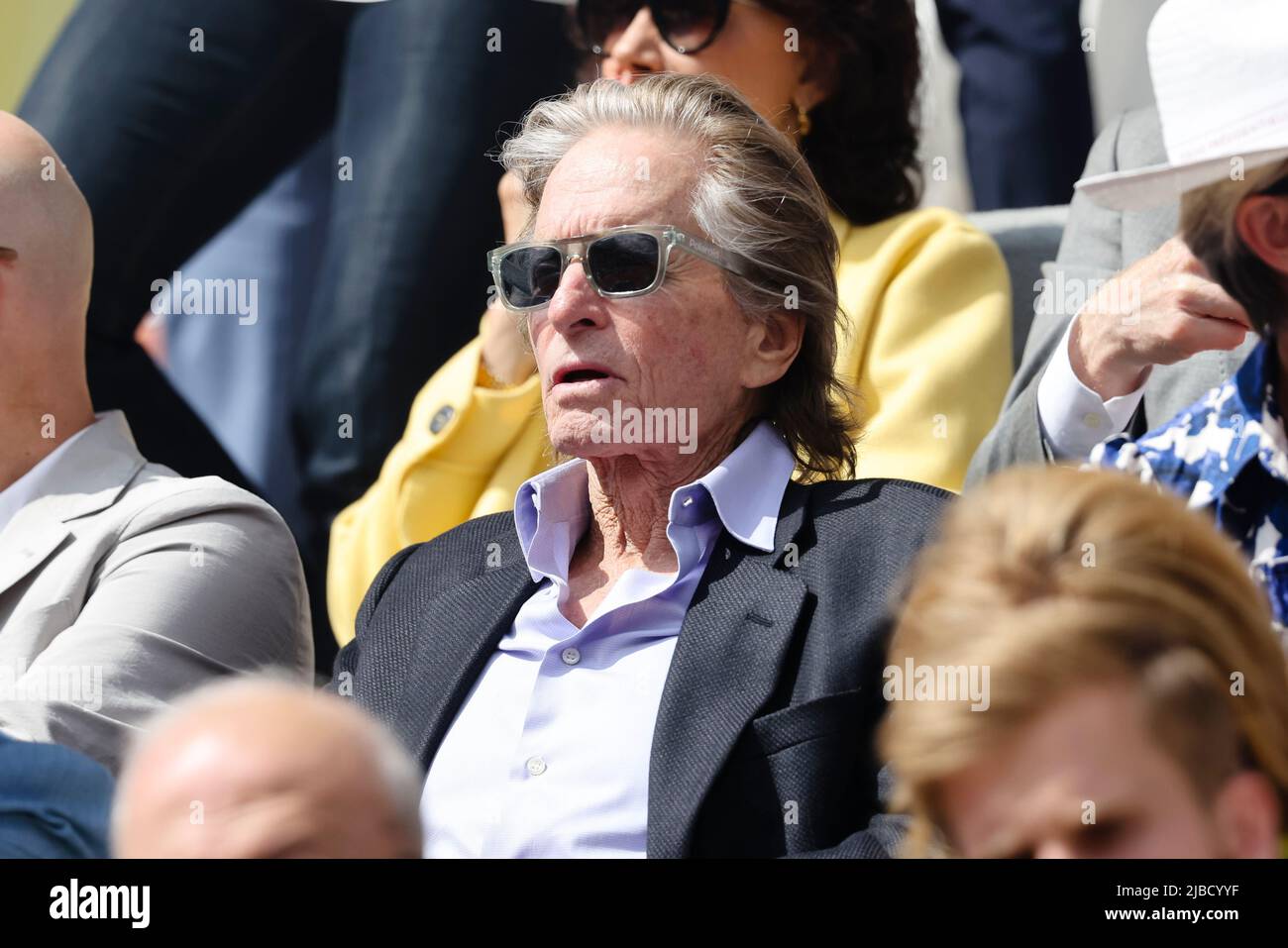 Paris, France. 05th June, 2022. Tennis: Grand Slam/ATP Tour - French Open, men's singles, final, Nadal (Spain) - Ruud (Norway): US actor Michael Douglas sits in the stands. Credit: Frank Molter/dpa Credit: dpa picture alliance/Alamy Live News/dpa/Alamy Live News Stock Photo