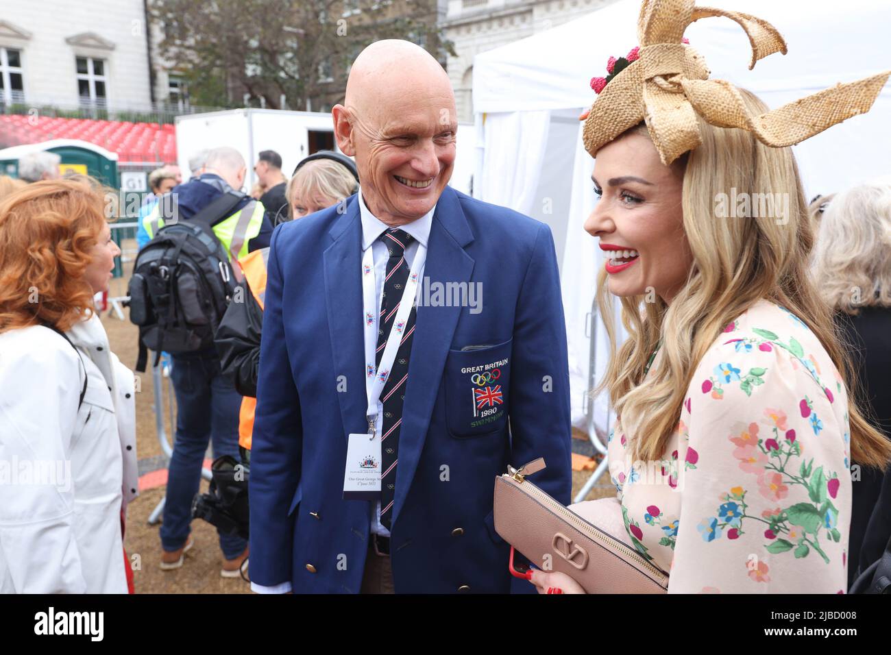 EDITORIAL USE ONLY Duncan Goodhew and Katherine Jenkins arrive at Horse Guards Parade ahead of the Platinum Jubilee Pageant in London, on day four of the Platinum Jubilee celebrations for Queen Elizabeth II. Picture date: Sunday June 5, 2022. Stock Photo