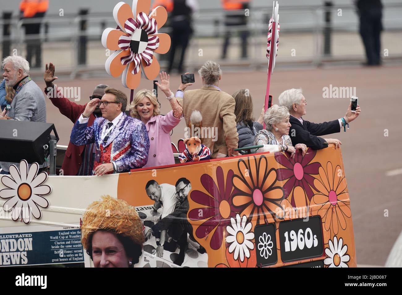 Anthea Turner and Basil Brush during the Platinum Jubilee Pageant in