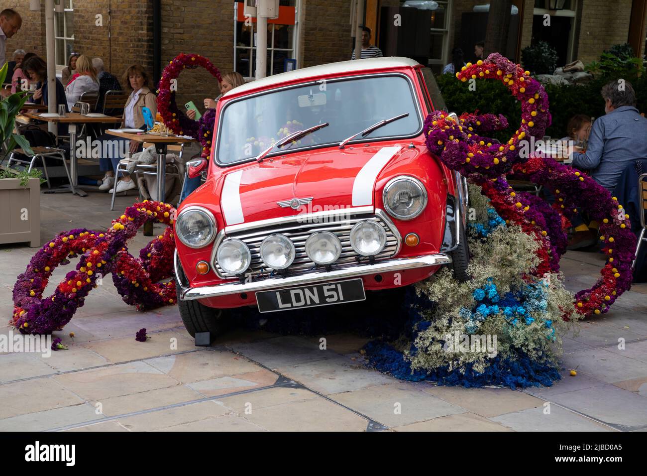 London, May 26, 2022: Streets of Chelsea get decoated with floral displays for annual Chelsea in Bloom competition Stock Photo