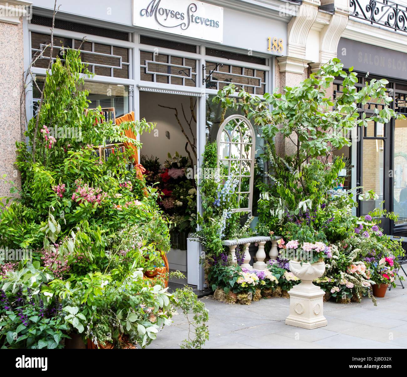 London, May 26, 2022: Streets of Chelsea get decoated with floral displays for annual Chelsea in Bloom competition Stock Photo