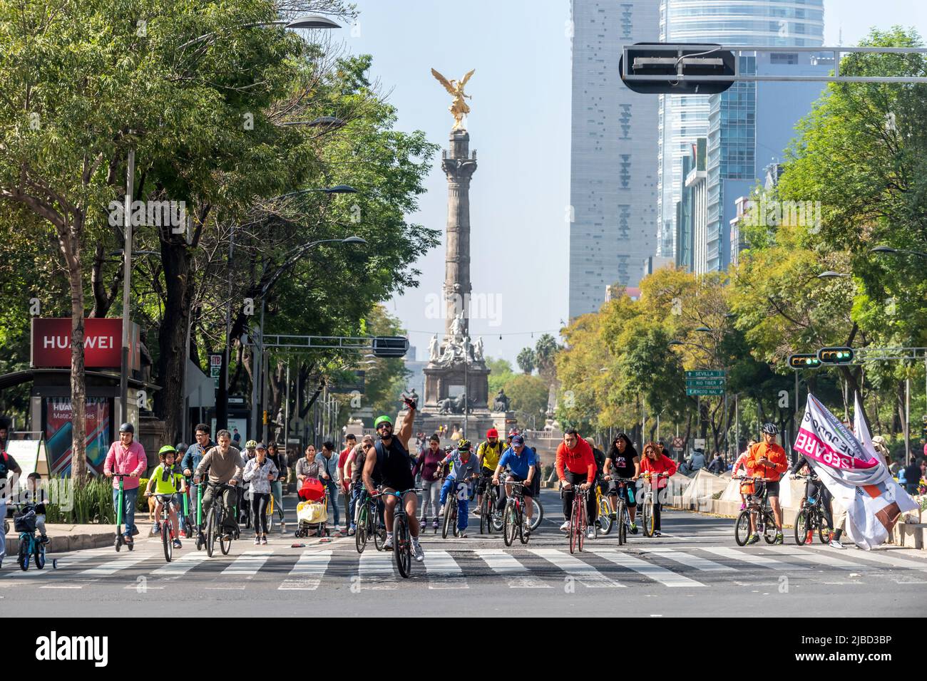 Mexico city bikes paseo de la reforma hi-res stock photography and ...