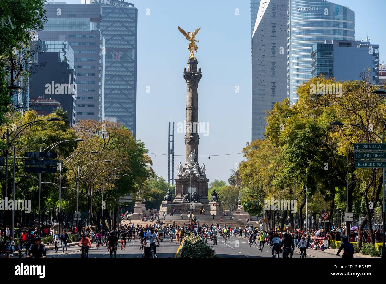 Mexico City, January 20th 2019: The weekly Sunday bike ride on Paseo de ...