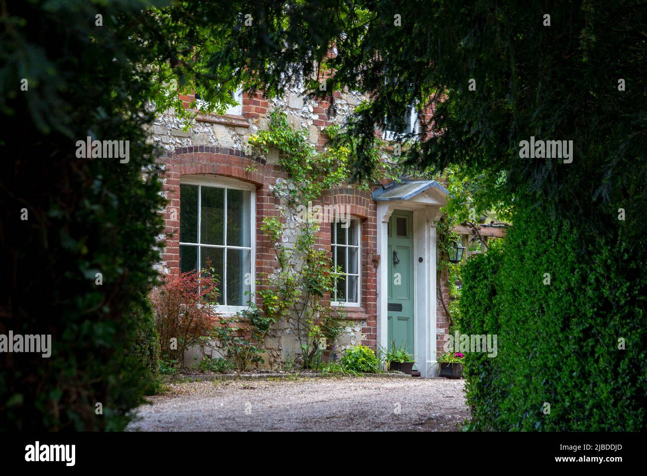 Beautiful country house hidden from view in the Hampshire countryside Stock Photo