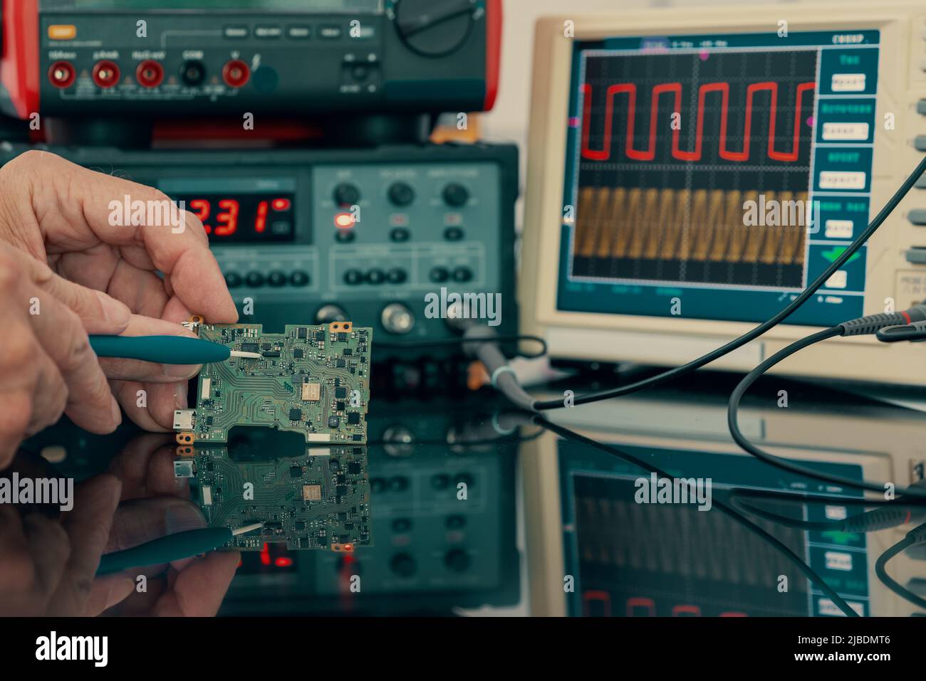 Development of the design of an electronic device in the laboratory of