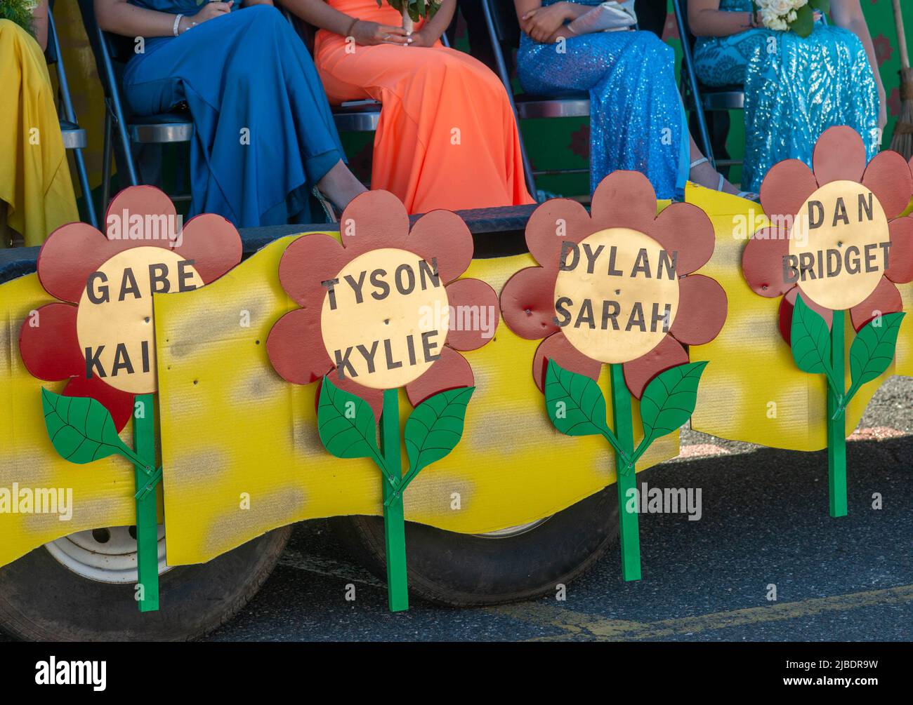 Fairless Hills, United States. 04th June, 2022. Flowers adorn a float