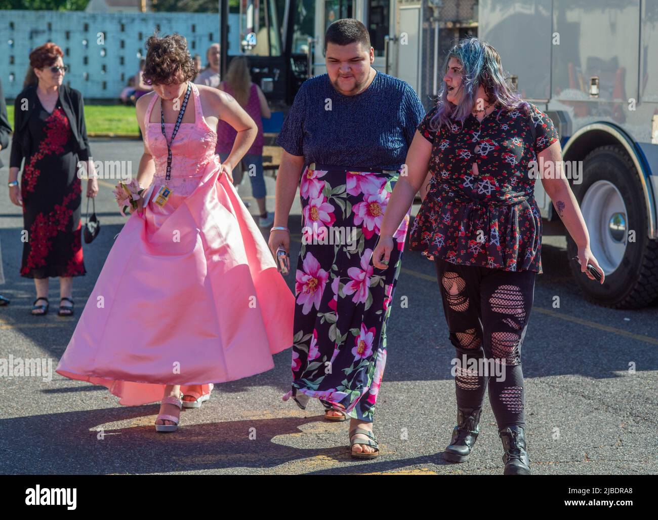 Fairless Hills, United States. 04th June, 2022. A group walks towards