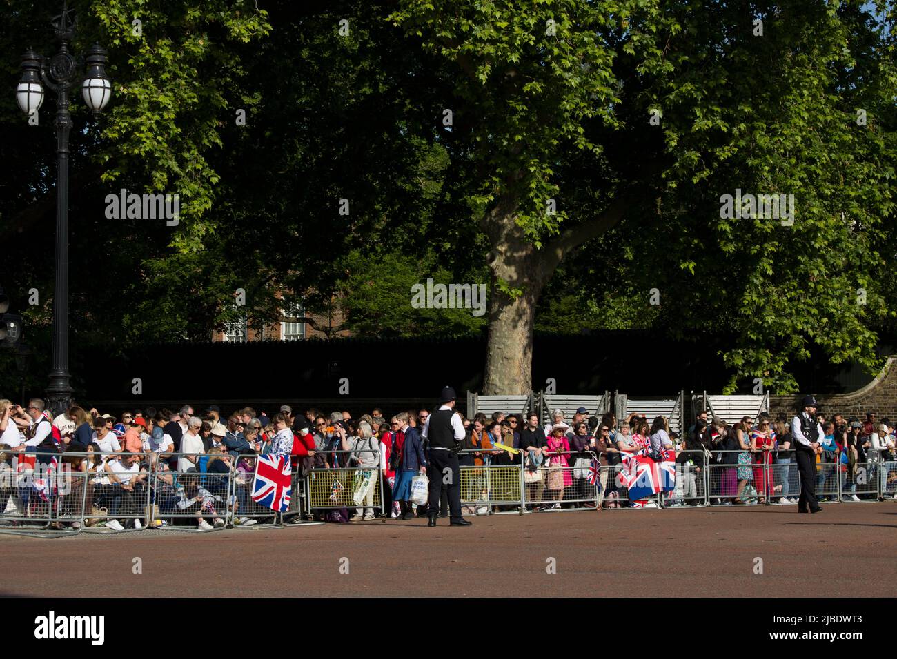 Flag Waving Crowds The Queen's Platinum Jubilee Trooping The Colour Color The Mall London Stock Photo
