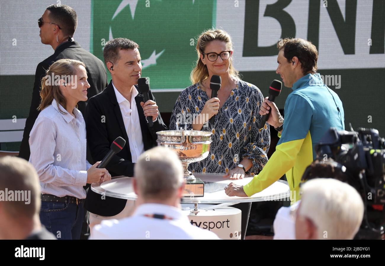 Paris, France - 05/06/2022, Justine Henin, Laurent Luyat, Mary Pierce interview for France Televisions Rafael Nadal of Spain following the men's final during day 15 of Roland-Garros 2022, French Open 2022, second Grand Slam tennis tournament of the season on June 5, 2022 at Roland-Garros stadium in Paris, France - Photo: Jean Catuffe/DPPI/LiveMedia Stock Photo