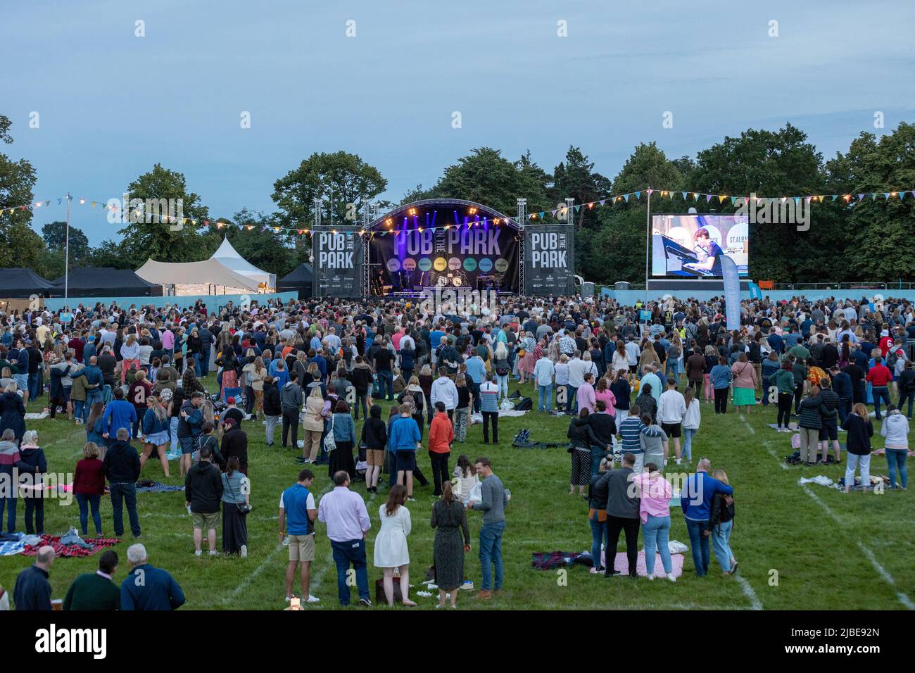 The Foodie Festival Pub In The Park Takes Place In Dunorlan Park 