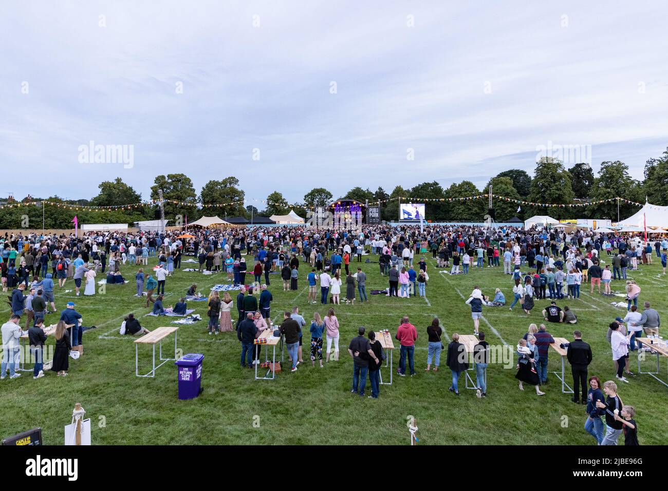 James Blunt Pub Hi res Stock Photography And Images Alamy