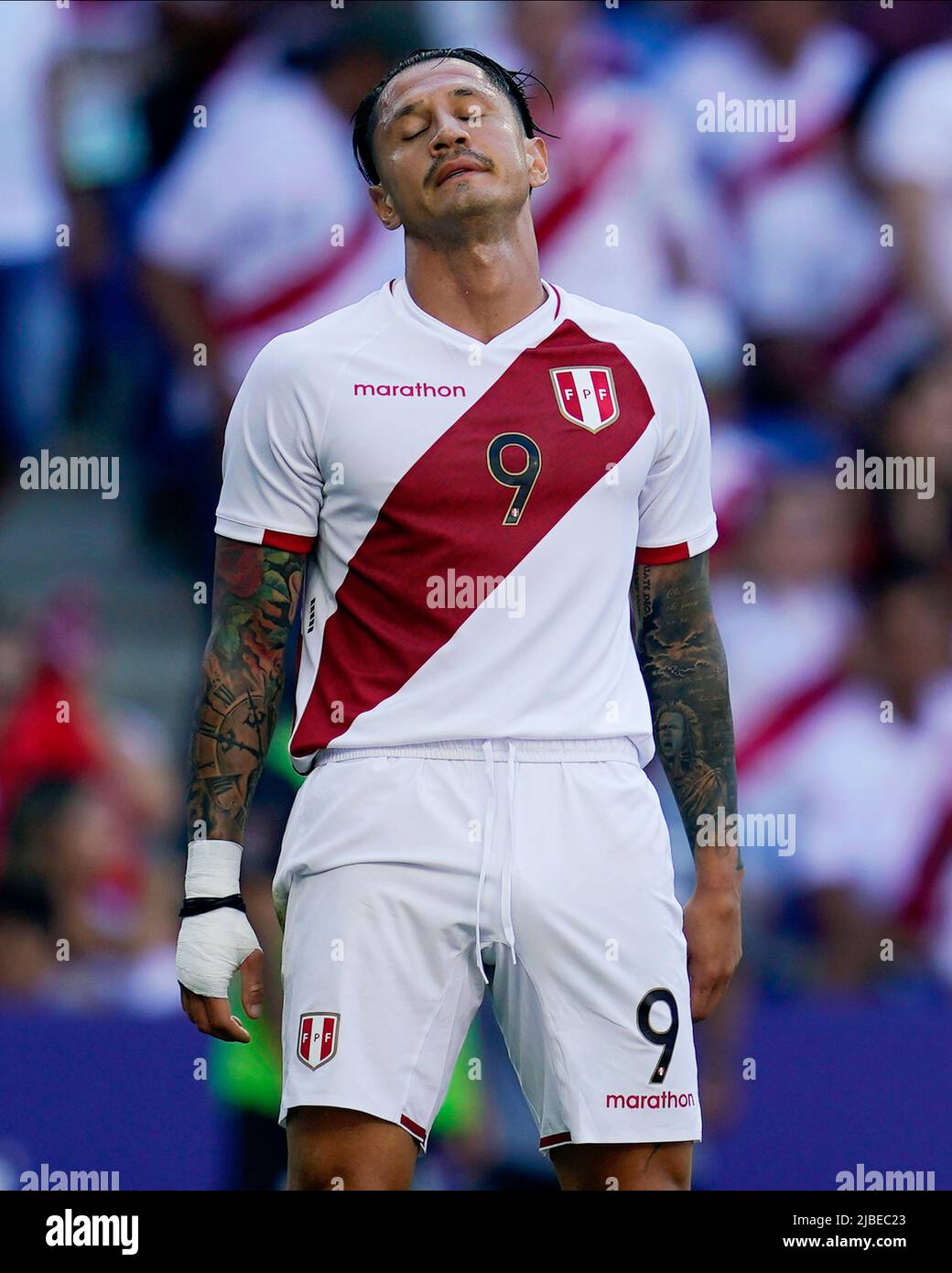 Barcelona, Spain. June 5, 2022, Gianluca Lapadula of Peru during the friendly match between Peru and New Zealand played at RCDE Stadium on June 5, 2022 in Barcelona, Spain. (Photo by Bagu Blanco / PRESSINPHOTO) Stock Photo
