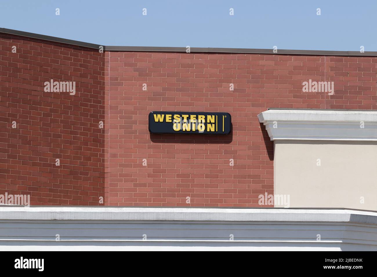 Western Union building in Hialeah, Florida Stock Photo - Alamy