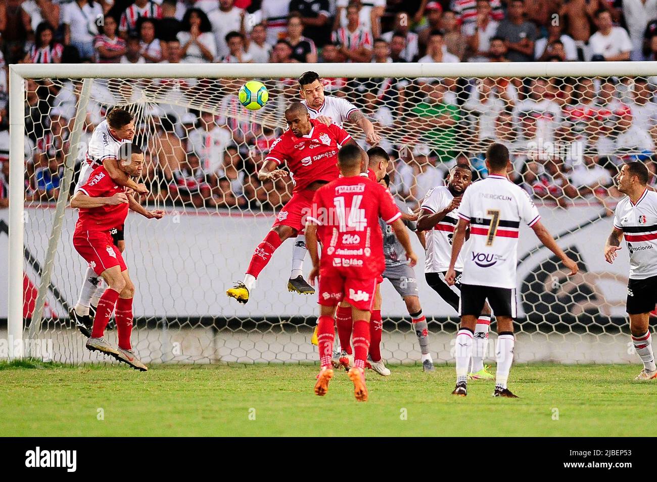 RECIFE PE 05.06.2022 SANTA CRUZ X SERGIPE Throw during the